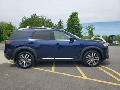 2022 Nissan Pathfinder Platinum