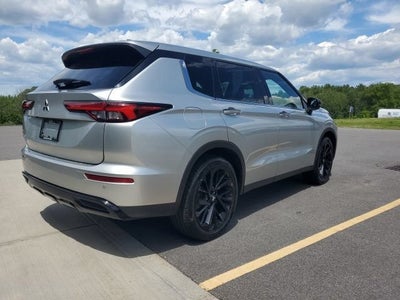 2022 Mitsubishi Outlander SE