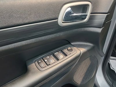 2020 Jeep Grand Cherokee Laredo E