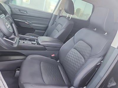 2024 Nissan Pathfinder S
