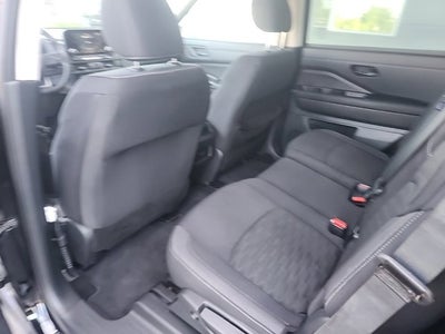 2024 Nissan Pathfinder S