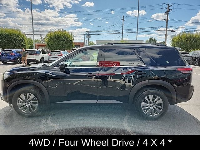 2025 Nissan Pathfinder SV