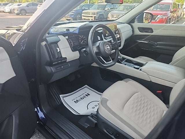2023 Nissan Pathfinder SV