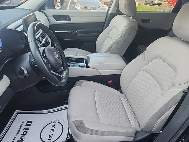 2023 Nissan Pathfinder SV