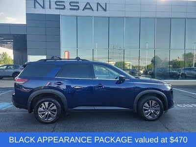 2023 Nissan Pathfinder SV