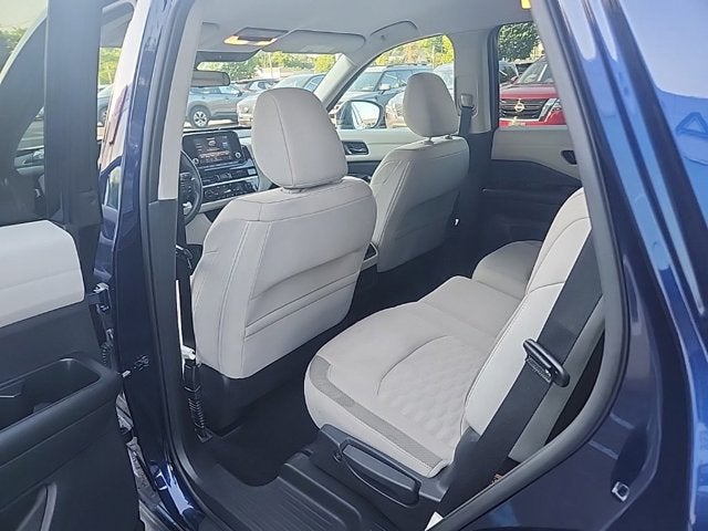 2023 Nissan Pathfinder SV