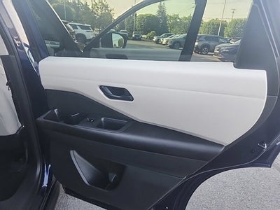 2023 Nissan Pathfinder SV