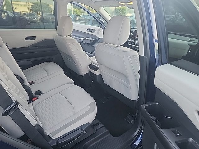 2023 Nissan Pathfinder SV