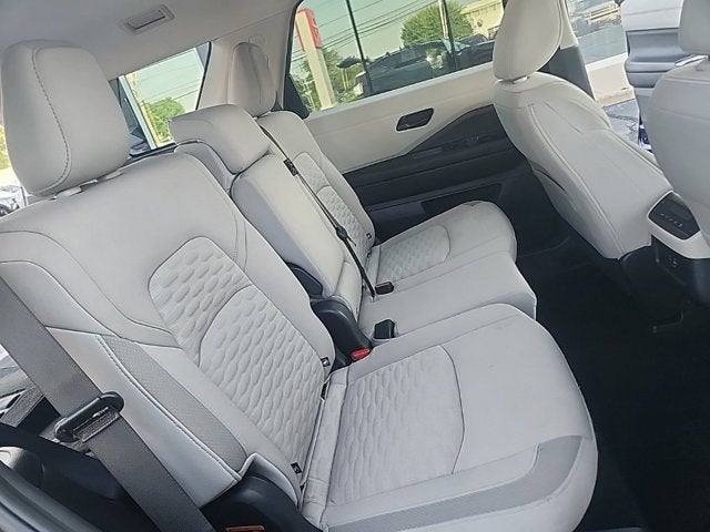 2023 Nissan Pathfinder SV
