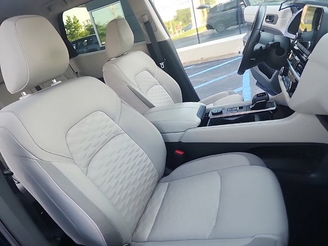 2023 Nissan Pathfinder SV