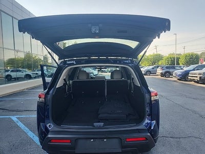 2023 Nissan Pathfinder SV