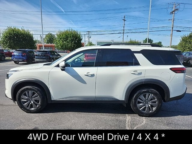 2025 Nissan Pathfinder SV