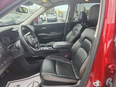 2022 Nissan Pathfinder SL