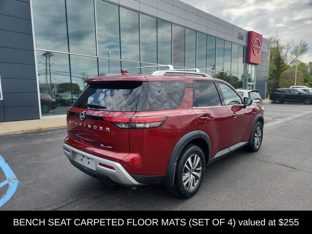 2022 Nissan Pathfinder SL