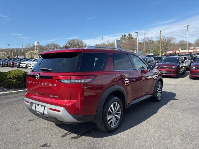 2023 Nissan Pathfinder SL