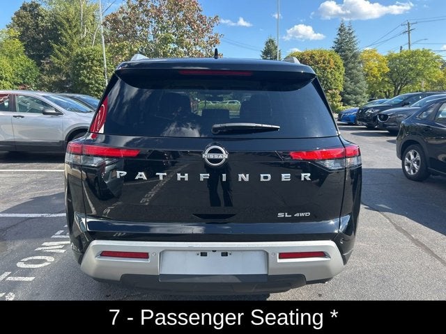 2025 Nissan Pathfinder SL