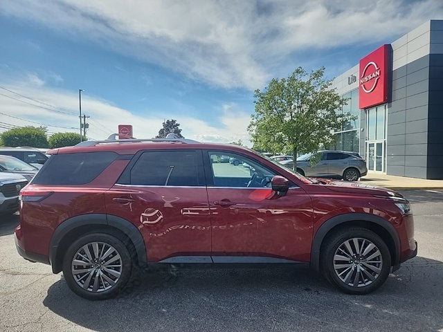 2023 Nissan Pathfinder SL