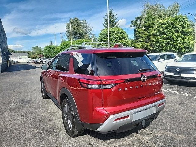 2023 Nissan Pathfinder SL