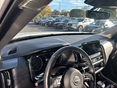 2024 Nissan Pathfinder SL