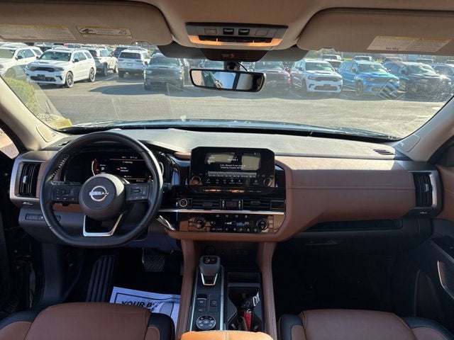 2023 Nissan Pathfinder Platinum