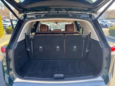 2023 Nissan Pathfinder Platinum