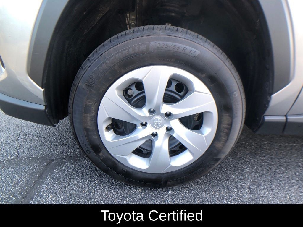 2025 Toyota RAV4 LE