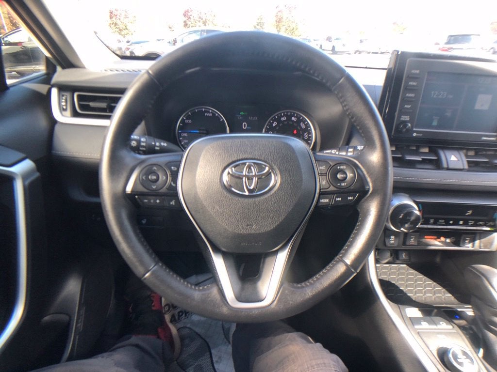 2020 Toyota RAV4 Hybrid XLE