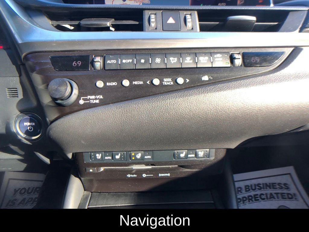 2019 Lexus ES 300h