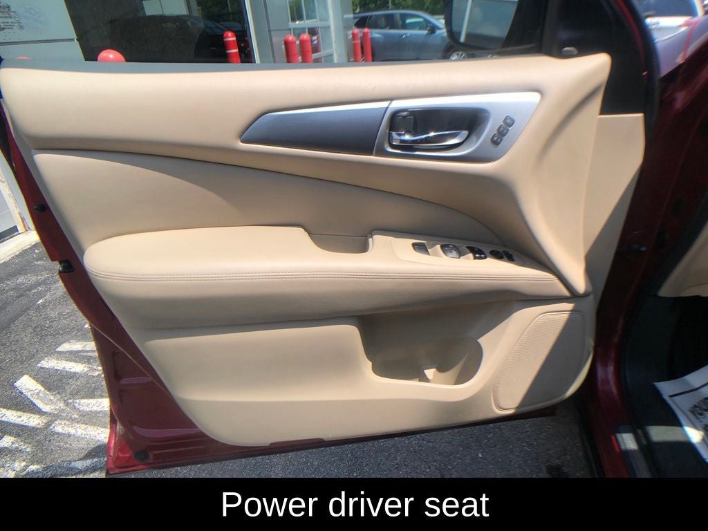 2017 Nissan Pathfinder SL