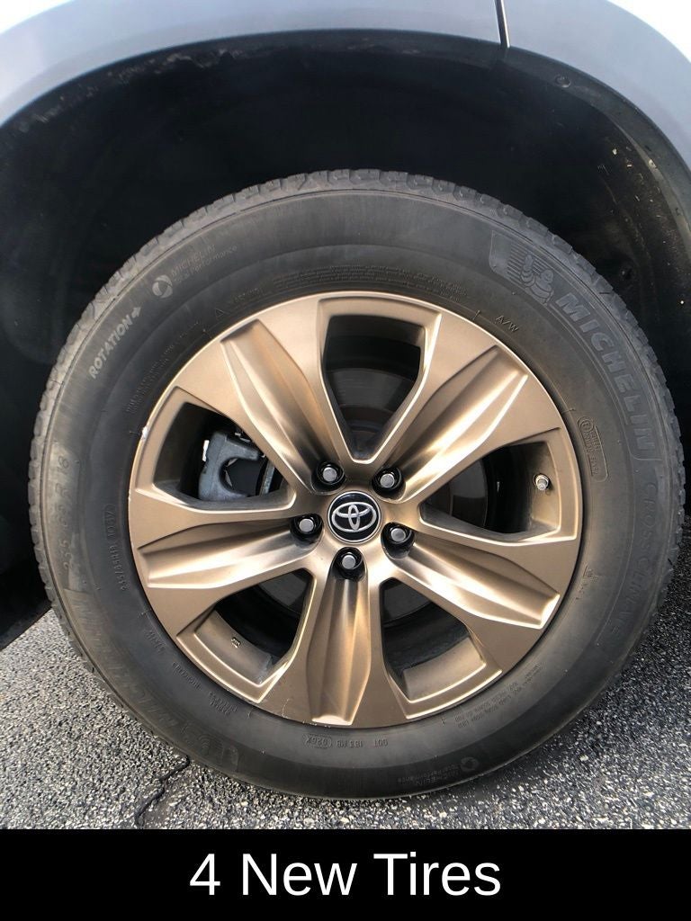 2023 Toyota Highlander Hybrid Bronze Edition