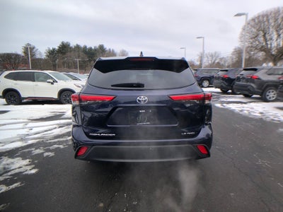 2022 Toyota Highlander LE