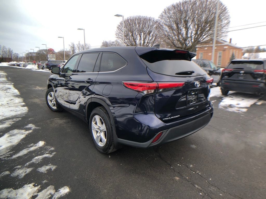 2022 Toyota Highlander LE