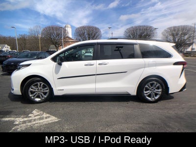 2021 Toyota Sienna XSE 7 Passenger