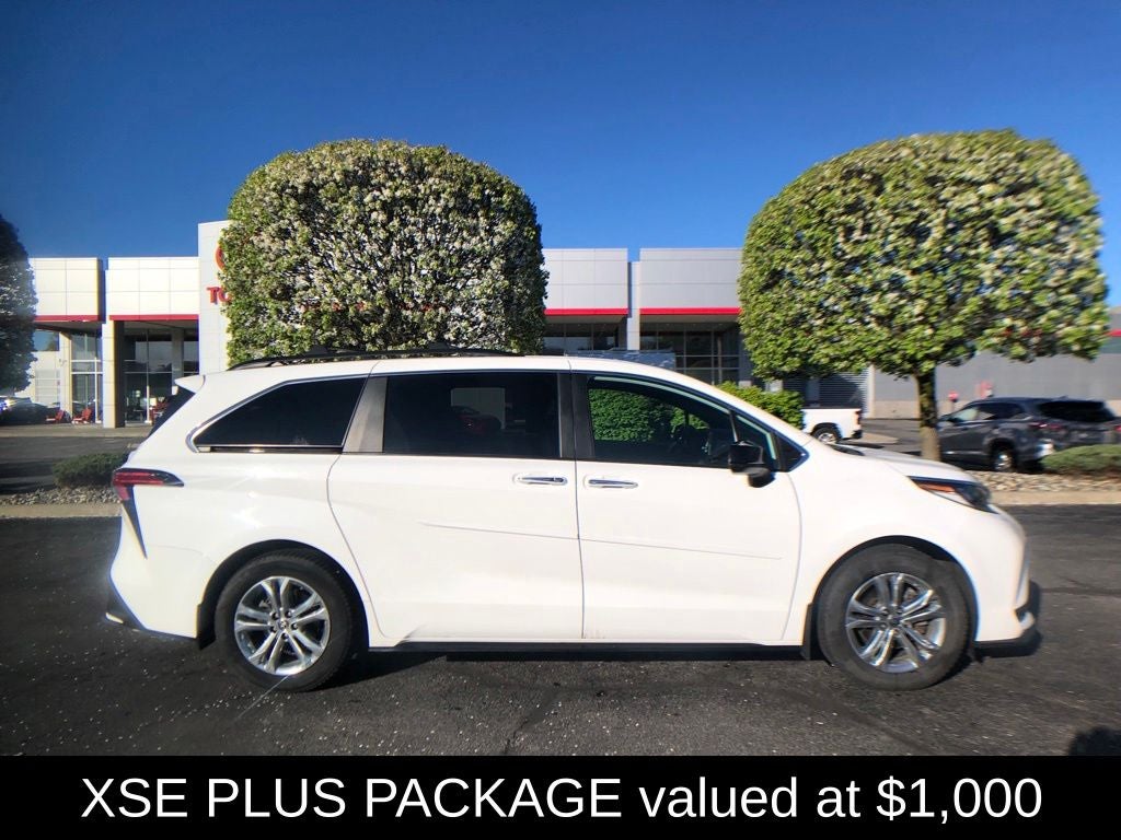 2022 Toyota Sienna XSE 7 Passenger