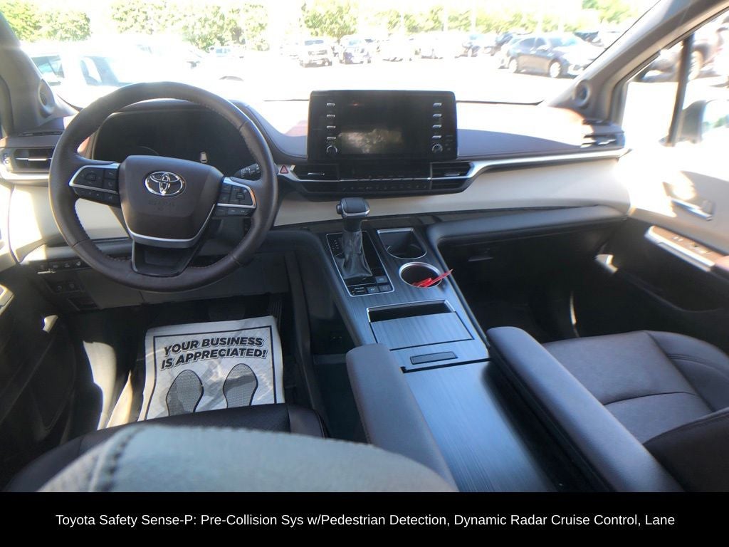 2024 Toyota Sienna Platinum 7 Passenger
