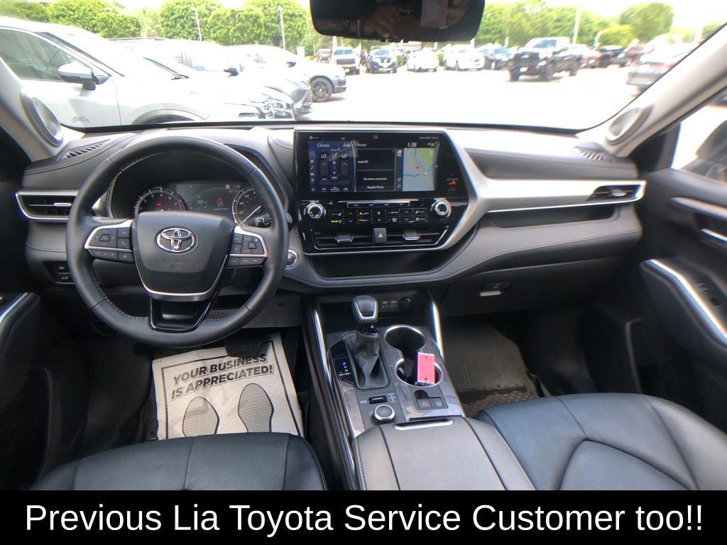 2022 Toyota Highlander Platinum