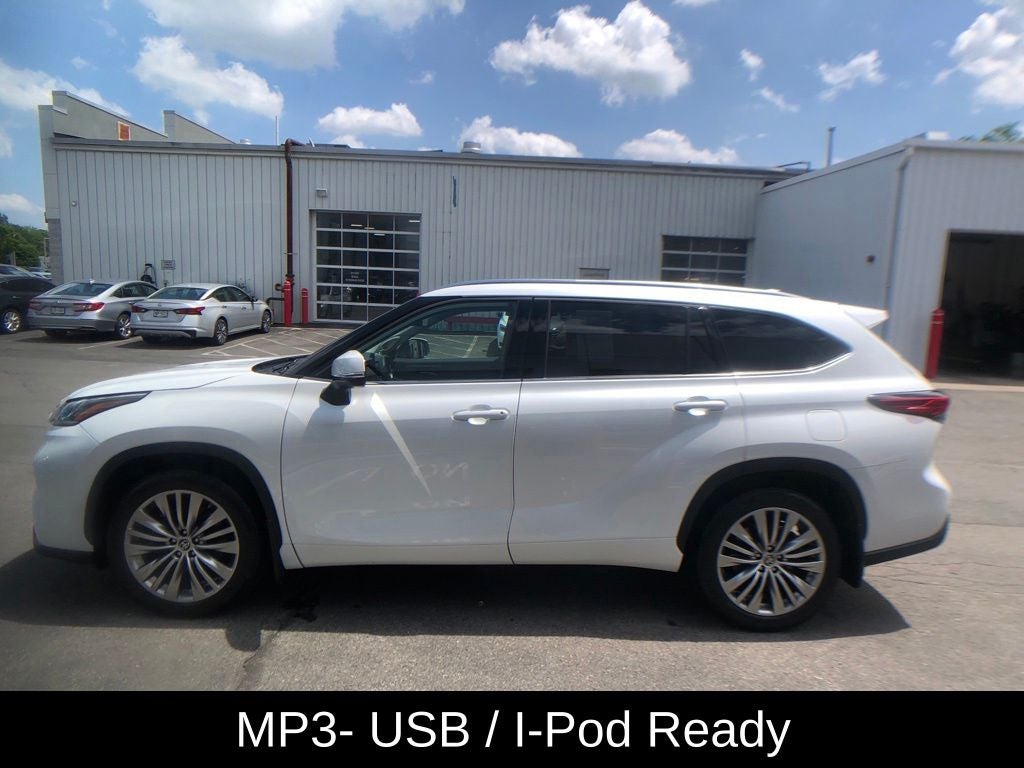 2022 Toyota Highlander Platinum