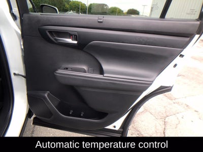 2022 Toyota Highlander Hybrid XLE