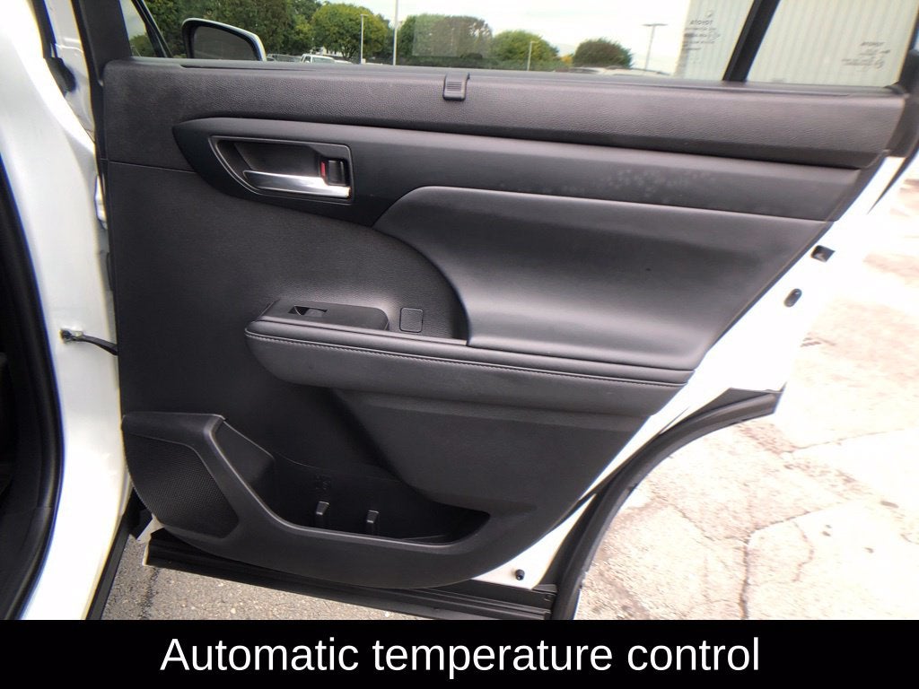 2022 Toyota Highlander Hybrid XLE