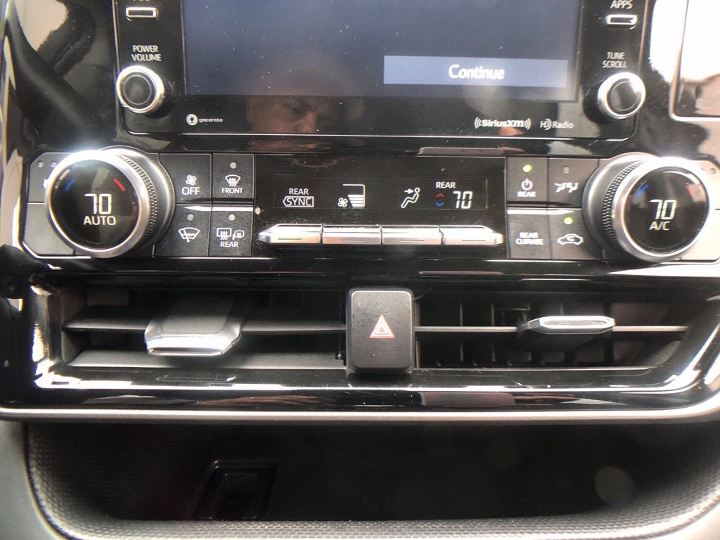 2022 Toyota Highlander Hybrid XLE