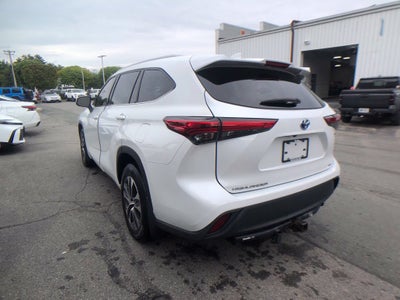 2022 Toyota Highlander Hybrid XLE