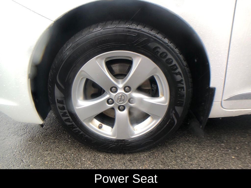 2016 Toyota Sienna LE 8 Passenger