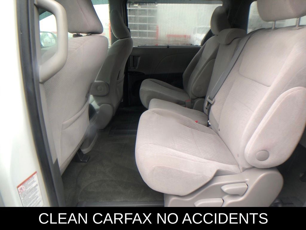 2016 Toyota Sienna LE 8 Passenger