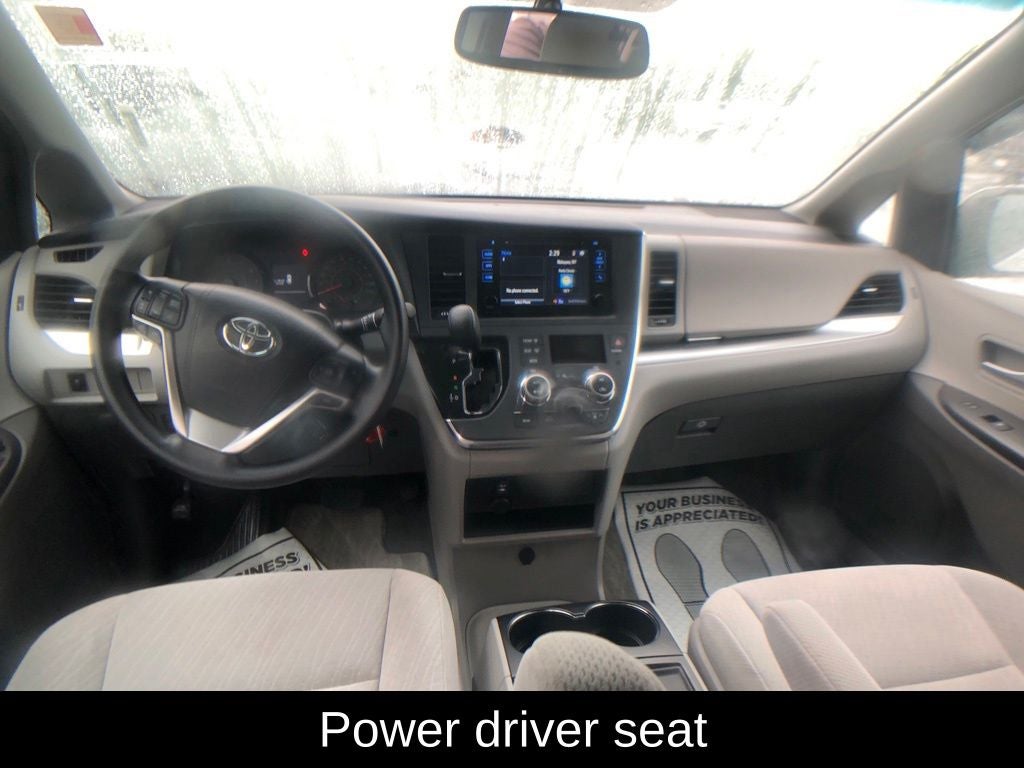 2016 Toyota Sienna LE 8 Passenger