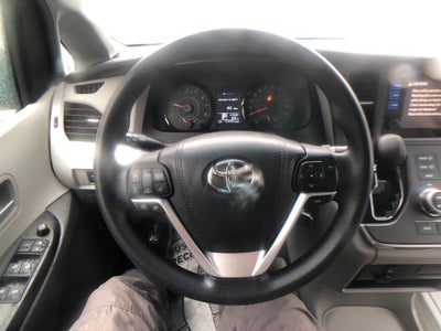 2016 Toyota Sienna LE 8 Passenger