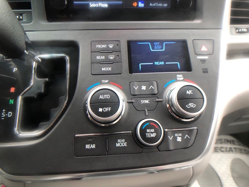2016 Toyota Sienna LE 8 Passenger