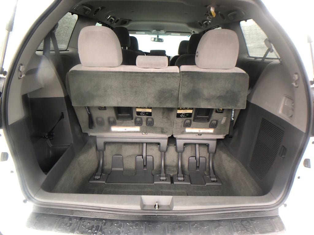 2016 Toyota Sienna LE 8 Passenger
