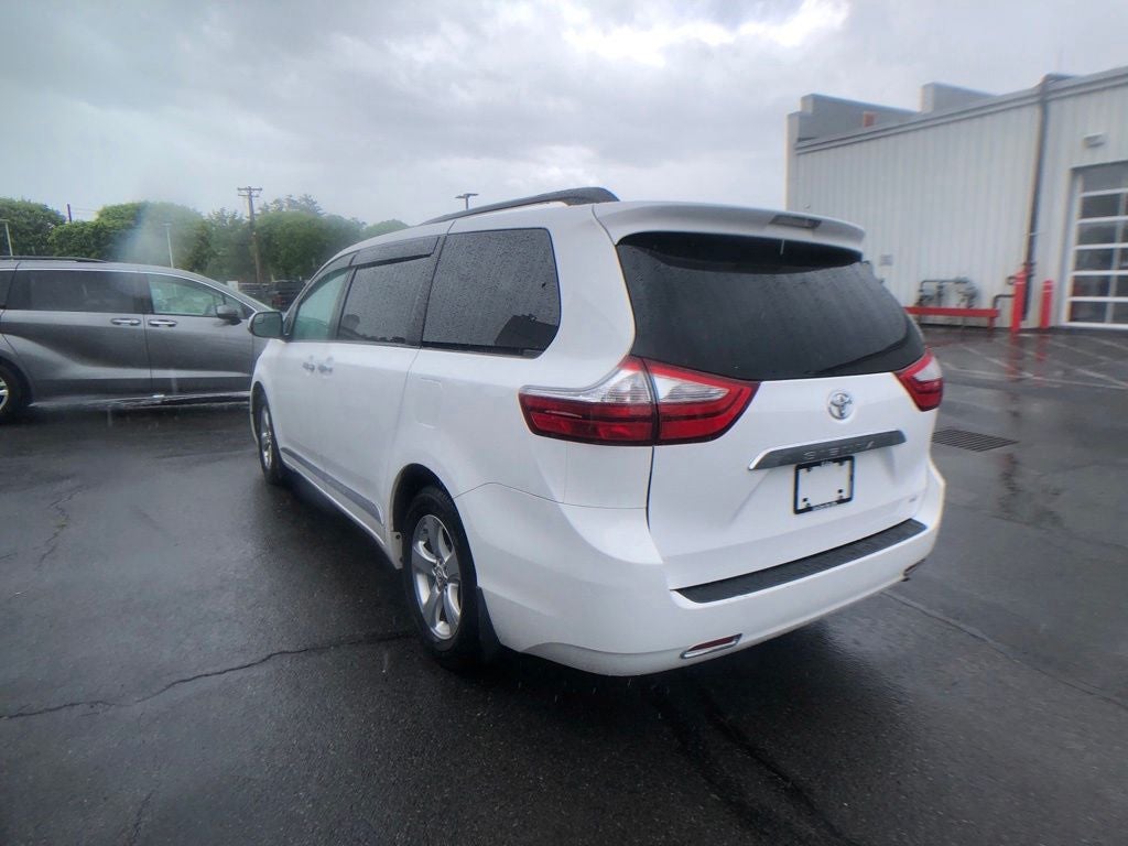 2016 Toyota Sienna LE 8 Passenger
