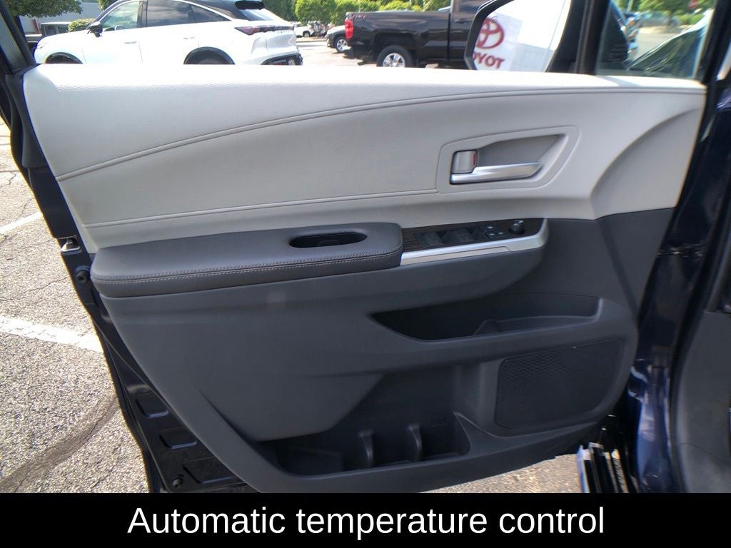 2021 Toyota Sienna XLE 7 Passenger