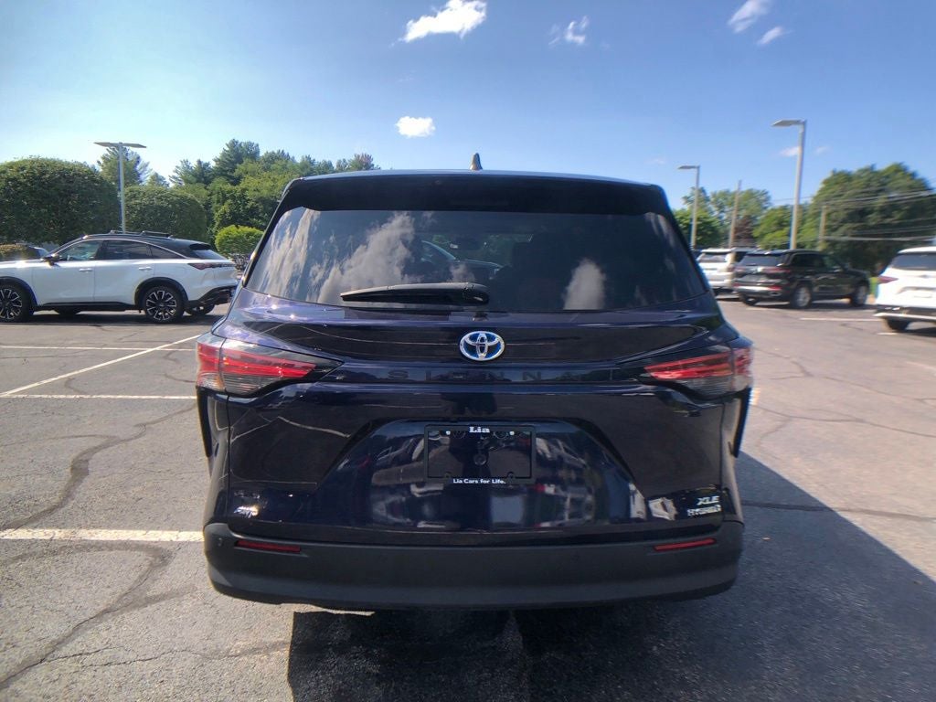 2021 Toyota Sienna XLE 7 Passenger
